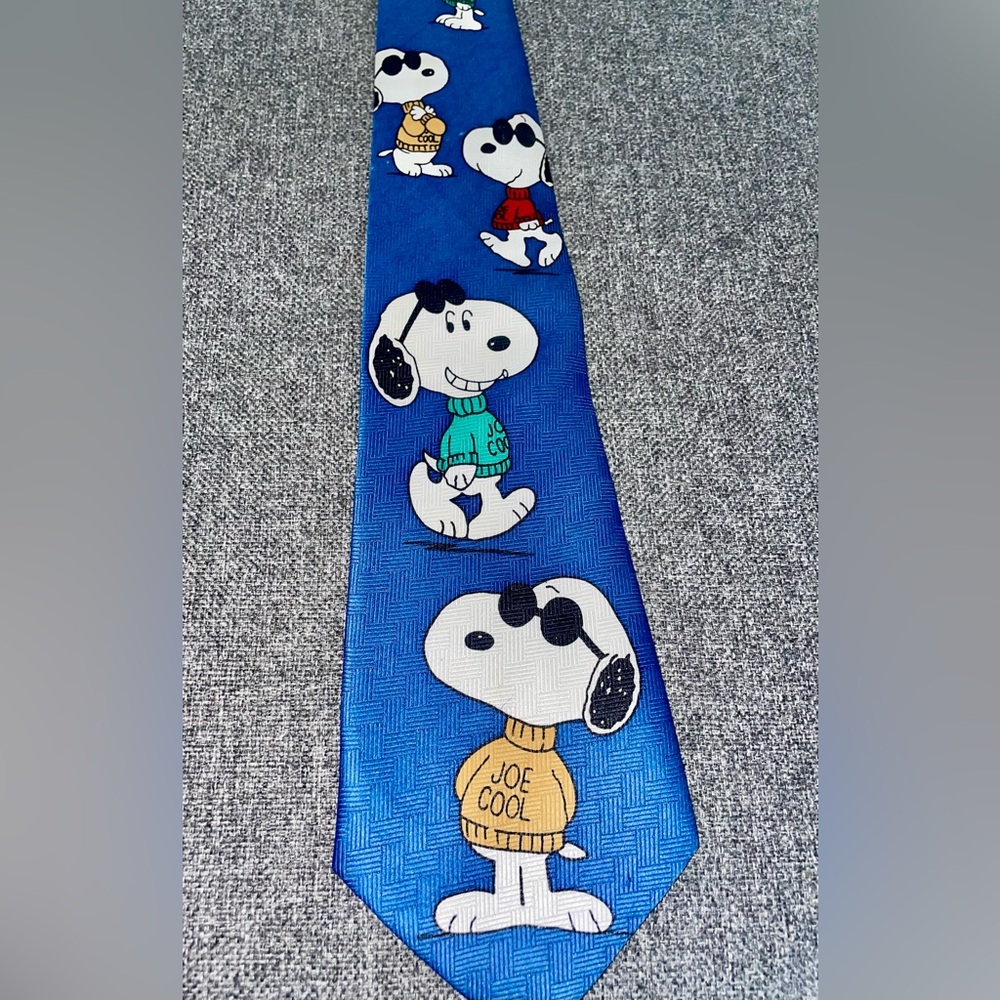 Vintage Consenso Officially Licensed Peanuts Snoopy "Joe Cool" Men's Necktie